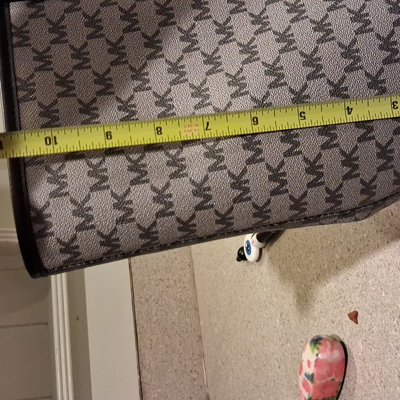 Michael Kors Black and Gray Signature Tote
